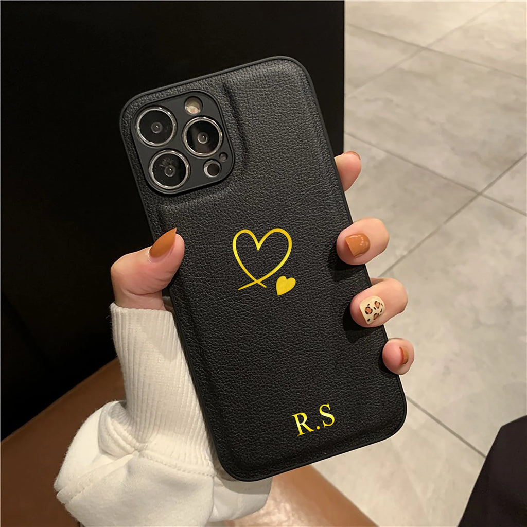 حافظة جلدية بحروف على شكل قلب ❤️📱✨